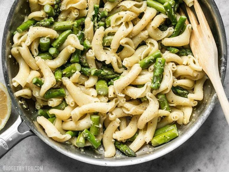 Come Preparare La Pasta Con Gli Asparagi: Ricetta Semplice E Veloce