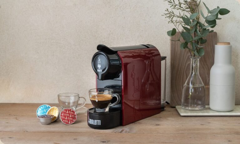 come pulire efficacemente la macchina del caffe a casa