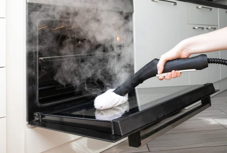 Come Pulire il Forno Incrostato Senza Fatica: Metodi Efficaci
