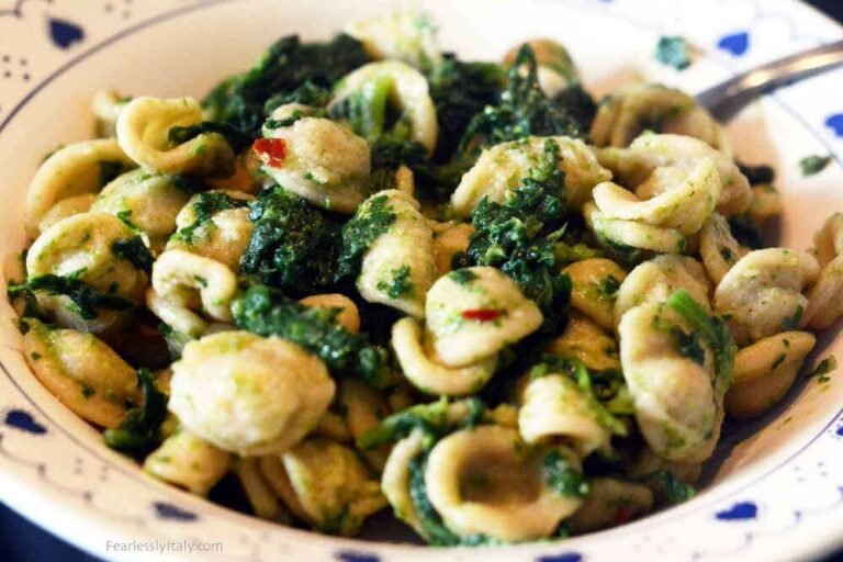 Come si Preparano le Orecchiette alle Cime di Rapa Tradizionali
